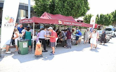 Kemer Belediyesi’nden aşure ikramı
