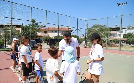 Dikili’de çocuklar tenis ile buluşuyor