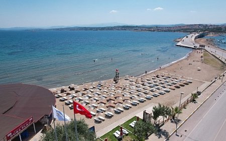 Ayvalık’ta Yaz Kitapla Güzel: “Kitap Plajda!” Projesi Belediye Plajlarında Başlıyor