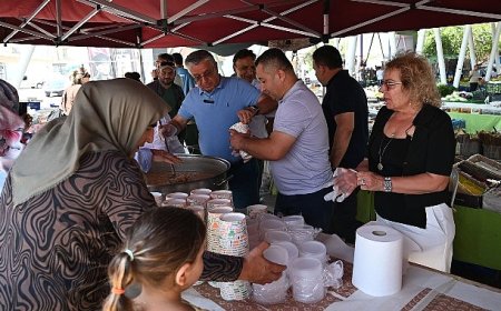 Kemer Belediyesi’nin aşure ikram programı başladı