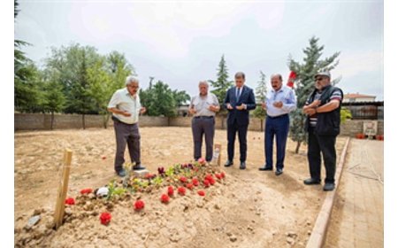 Başkan Tugay yangın şehidi İbrahim Demir’in ailesini ziyaret etti