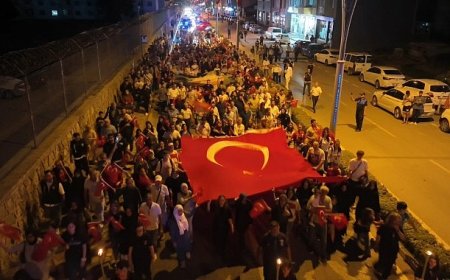 Gölcük, 15 Temmuz Destanı İçin Yine Dimdik Ayakta