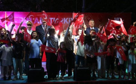 Gölcük yine dimdik ayakta