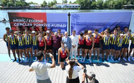 Meriç Nehri’nde Türkiye Kupası kürek yarışları nefes kesti