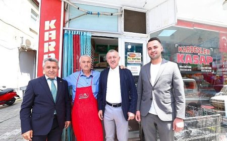 Düğüne gitti, proje inceledi, vatandaşla sohbet etti