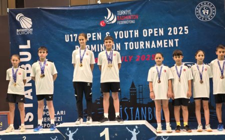 Bursa Büyükşehirli badmintonculardan 3 madalya