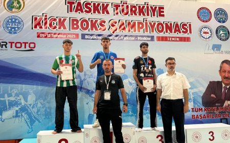 Kick boksta Çayırova’ya Türkiye şampiyonluğu geldi
