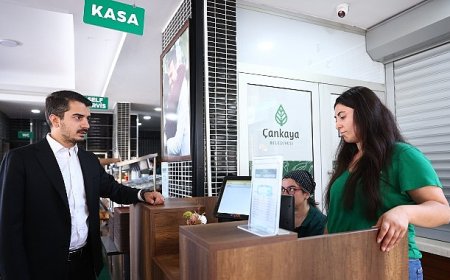 Güner, Öğle Yemeğini Vatandaşlarla Birlikte Yedi