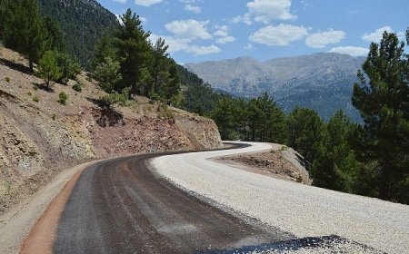 Büyükşehir’in kırsalda yol atağı sürüyor
