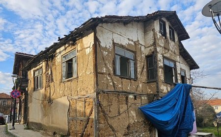 Gölcük’te Korunması Gereken Kültür Varlığı Binanın Restorasyonu Devam Ediyor