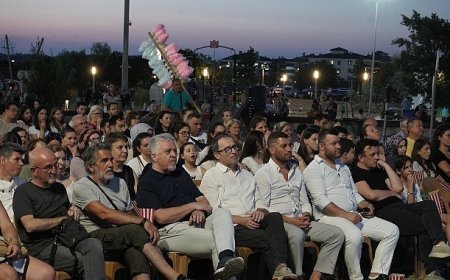 Açık hava film gösterimleri ‘Paranoya’ ile başladı