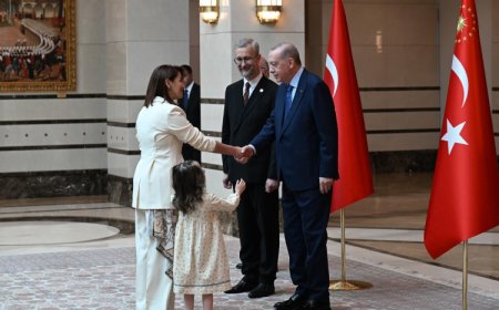 Büyükelçilerden Cumhurbaşkanı Erdoğan’a güven mektubu… Külliye’de diplomatik görüşmeler