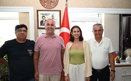 Kemer’in gururu Öztürk’ten Başkan Topaloğlu’na ziyaret