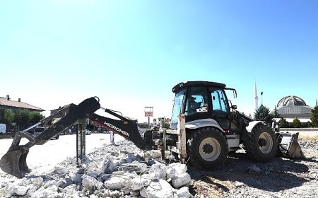 Şehir Mezarlığı Yanındaki Görüntü ve Çevre Kirliliği Gideriliyor