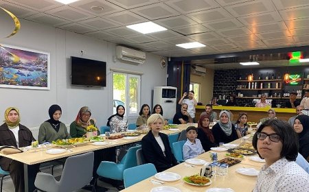 Beyaz Kalpler’de mezuniyet sevinci