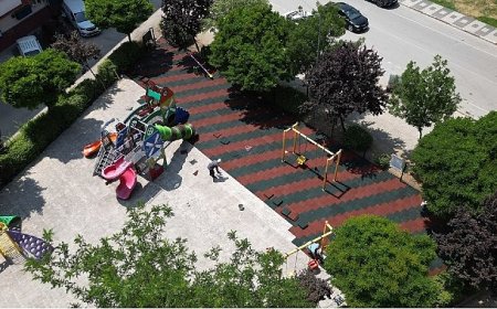 İnegöl’de 7 Mahallede 22 Parkın Zemini Yenileniyor