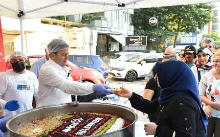 Kadıköy’de 21 mahallede aşure ikramı
