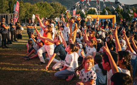 Bursa Kültür Yolu Festivali’nde çocuk hem eğlendi, hem de sanatı öğrendi