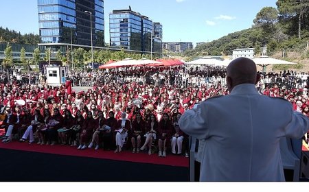 İstinye Üniversitesi, mezuniyet coşkusunu yaşadı
