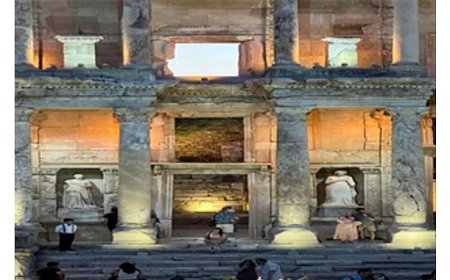 Gençler Efes’i keşfetti