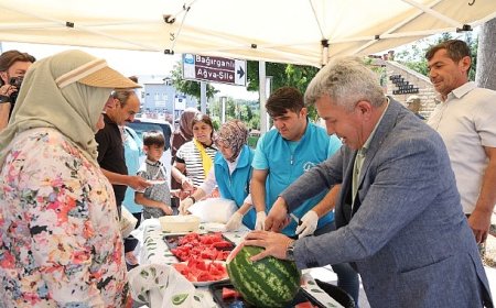 Kandıra Belediyesi’nin Düzenlediği Karpuz Tadım Etkinliğine VatandaşlardanYoğun İlgi