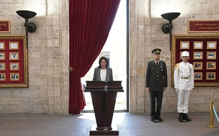 PKU Aile Derneği’nden 20. Yılında Anlamlı Ziyaret: Anıtkabir’de PKU ve Yenidoğan Tarama Programına Dikkat Çekildi