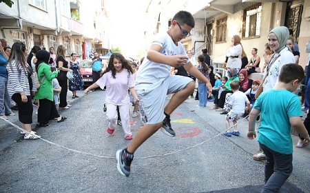 Geleneksel Sokak Oyunları ‘Sokakta Oyun Var’ ile Yeniden Yaşatılıyor