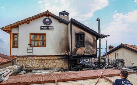 Antalya Büyükşehir İtfaiyesi 3 dakikada müdahale etti