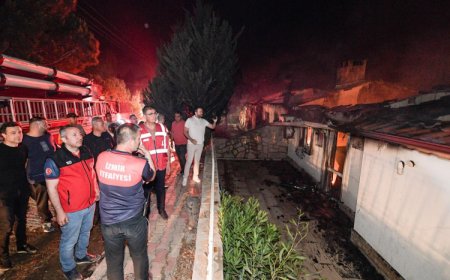 İzmir’de yangın kâbusu! 20 ev yandı, ekipler seferber oldu