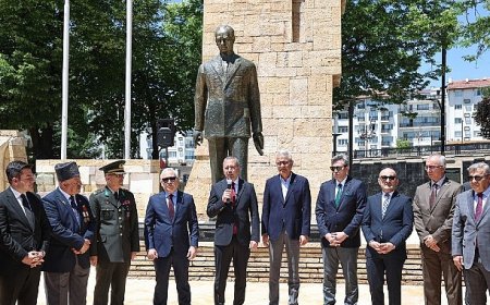 Atatürk Anıtı’nın Çevre Düzenlemesi Tamamlandı…
