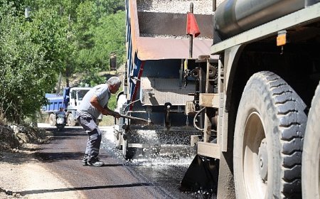 Kaş Beldibi ve Sütleğen Grup Yolu asfaltlanıyor