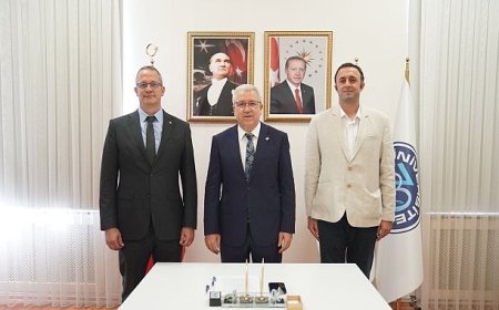 Egeli spor bilimci Dr. Öğr. Üyesi Selçuk Açıkgöz’e Avrupa Komisyonu’ndan Prestijli Destek