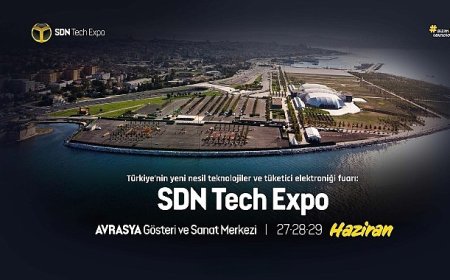 Enerji ve Tabii Kaynaklar Bakanı Bayraktar SDN Tech Expo Sahnesinde