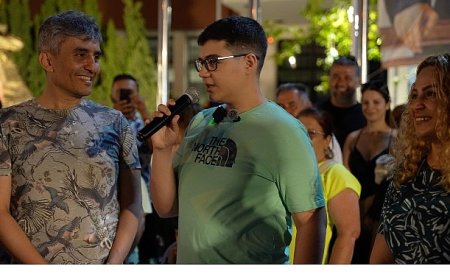 11. Çeşme Uluslararası Açık Satranç Turnuvası’nda Simultane Gösteri yoğun ilgi gördü!