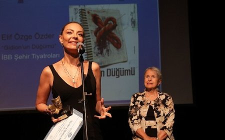 11. Ekin Yazın Dostları Tiyatro Ödülleri’nde Şehir Tiyatroları’na 3 Ödül