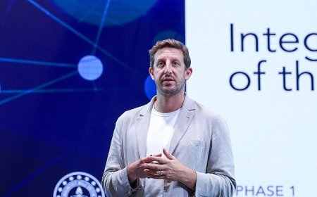 Zack Kass TETZ 2025’te konuştu:  “Yapay zekâda insan zihnine eşdeğer bir noktaya her geçen gün daha fazla yaklaşıyoruz”