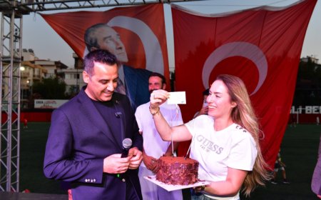 İzmir Çiğli müziğe ve dansa doydu