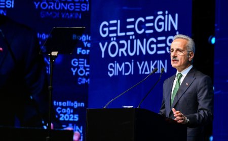 Uzayda Güçlü Türkiye… İmzalar TÜRKSAT 7A için atıldı