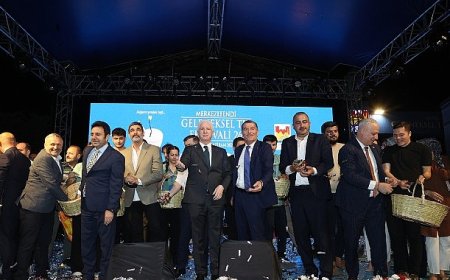 26. Merkezefendi Geleneksel Tıp Festivali Mesir Macunu Dağıtımı ve Uğur Işılak Konseriyle Başladı