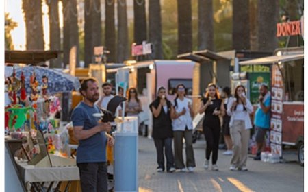 İzmirliler “Yaza Merhaba” dedi