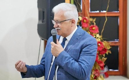 Burhaniye Belediyesi Gençlik Merkezi Müzik Sınıfı Öğrencilerinden Yıl Sonu Konseri