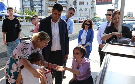 Karabağlar Belediyesi’nden Ferdi Zeyrek Anısına Lokma İkramı