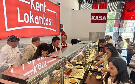 Osmangazi Belediyesi’nden Ferdi Zeyrek anısına yemek ikramı