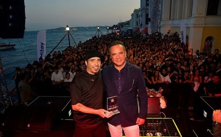 Emin Hitay’dan lise mezuniyetinin 50. yılında   öğrencilere konser armağanı