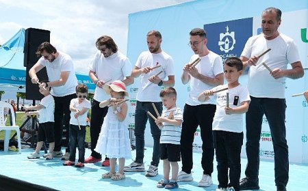 Uçurtmalar gökyüzünü, sevgi yürekleri sardı