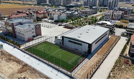 Ahmet Çalık Kapalı Spor Salonu ve Suni Çim Sahası’nın Yapımı Tamamlandı