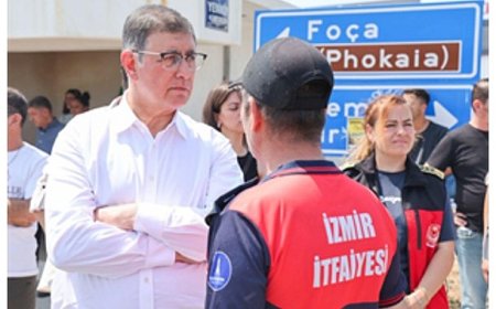 Başkan Tugay Foça’da yangın bölgesinde