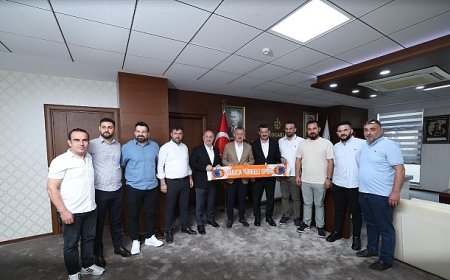 Şampiyon Darıca Türkeli, Başkan Büyükakın’a geldi