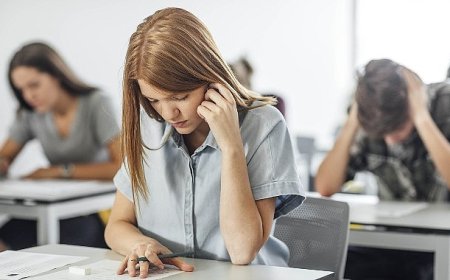 Sınav Stresi Görme Problemine Neden Oluyor