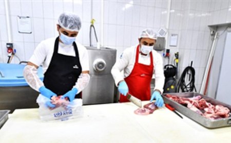 İzmirlilerin et bağışları ihtiyaç sahiplerine ulaştırılıyor